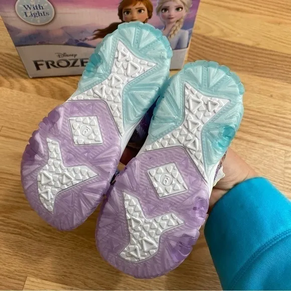 Disney Frozen Light Up Sandals NWT Sz 9 Blue Purple Adjustable Open Toe