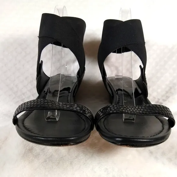 Donald J. Pliner Black Leather Wedge Sandals Textured Toe Strap Sz 9.5