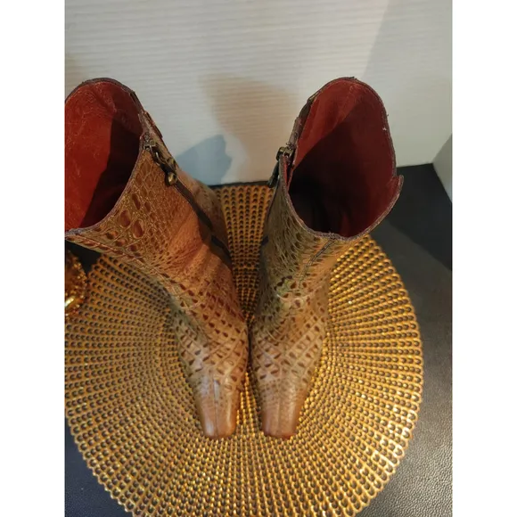 Donald J. Pliner Crocodile Boots Size 7