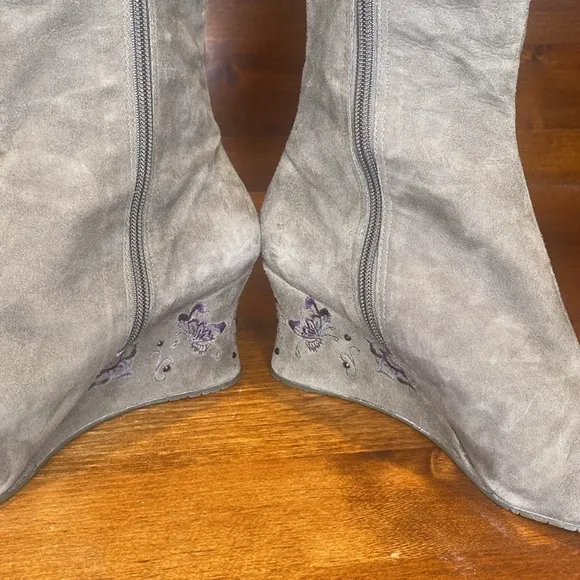Donald J Pliner gray suede tall boots wedge heel purple butterfly embroidery 8.5