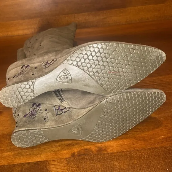 Donald J Pliner gray suede tall boots wedge heel purple butterfly embroidery 8.5
