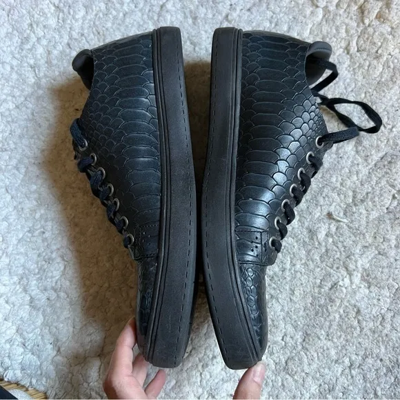 Donald J Pliner Prenton Navy Snake Embossed Leather Lace Up SneakersTrainers