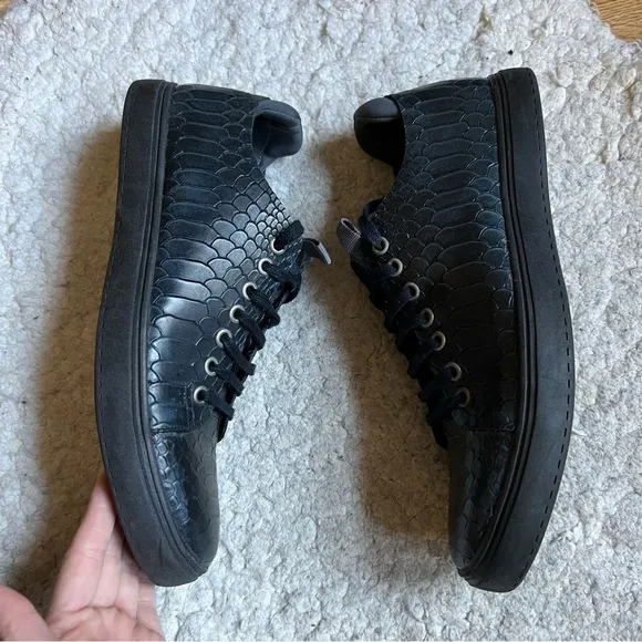 Donald J Pliner Prenton Navy Snake Embossed Leather Lace Up SneakersTrainers