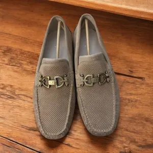 Donald j Pilsner Men’s VEBA-40 Sand suede slip-on loafers, SZ 8.5M