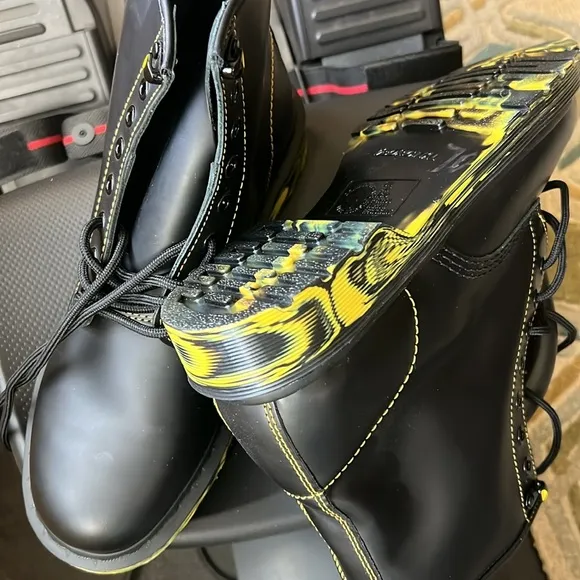 DR MARTENS 1460 Marbled Sole Smooth Leather Lace Up Boots