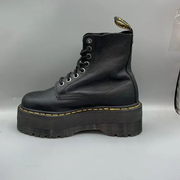 Dr. Martens 1460 Pascal Max High Platform