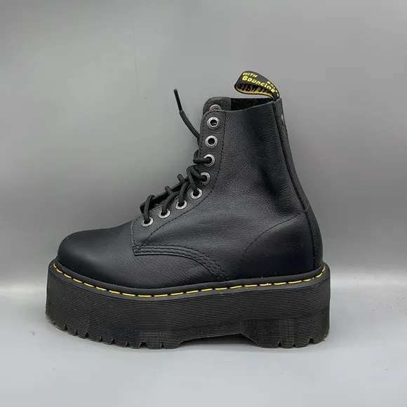 Dr. Martens 1460 Pascal Max High Platform