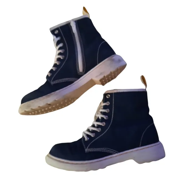 Dr. Martens Airwair Delaney Navy Lace-up Boots