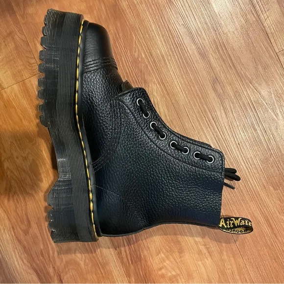 Dr. Martens Black Sinclair Boots