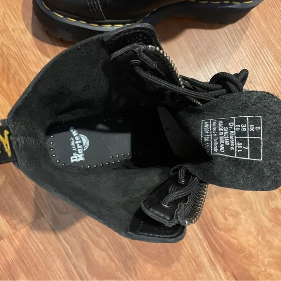 Dr. Martens Black Sinclair Boots