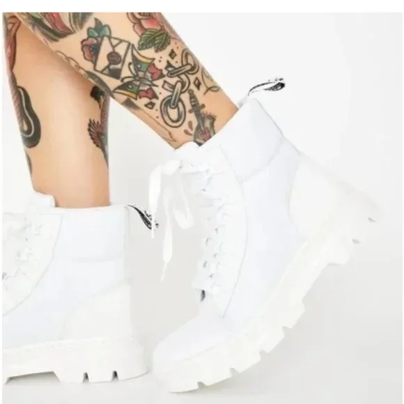 Dr. Martens Chunky Hiker Combs Boots White