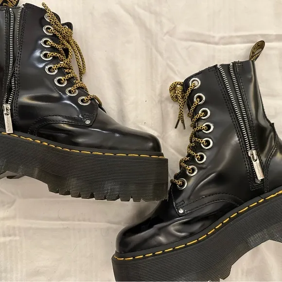 Dr. Martens Jadon Max Platform Combat Boots