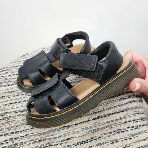 Dr. Martens Moby ll Sandals Toddler Size 9.
