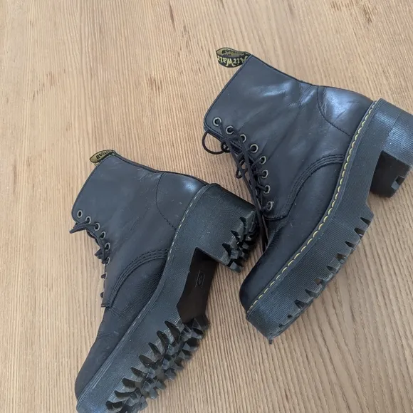 Dr Martens Shriver Hi Boots