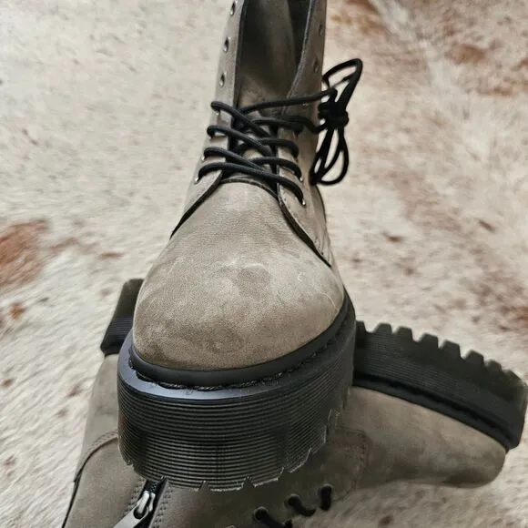 Dr. Martens Jadon Nickel Gray Platform Zip Nubuck Boots Women's Size 8 NEW