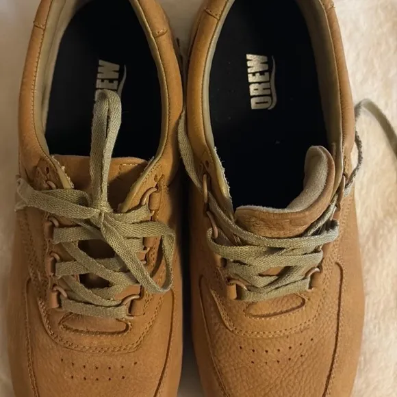DREW Tan Sneakers Suede Minimalist Design