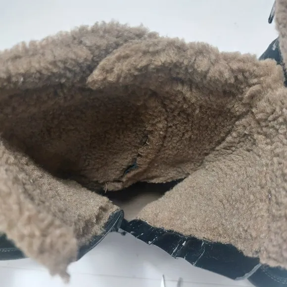 Easy Spirit Black with Tan Faux Fur