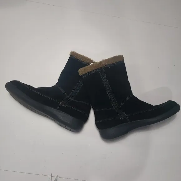 Easy Spirit Black with Tan Faux Fur