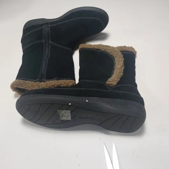 Easy Spirit Black with Tan Faux Fur