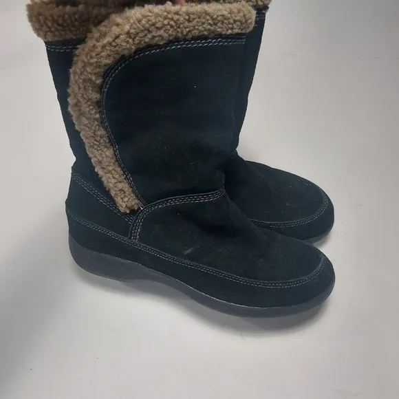 Easy Spirit Black with Tan Faux Fur
