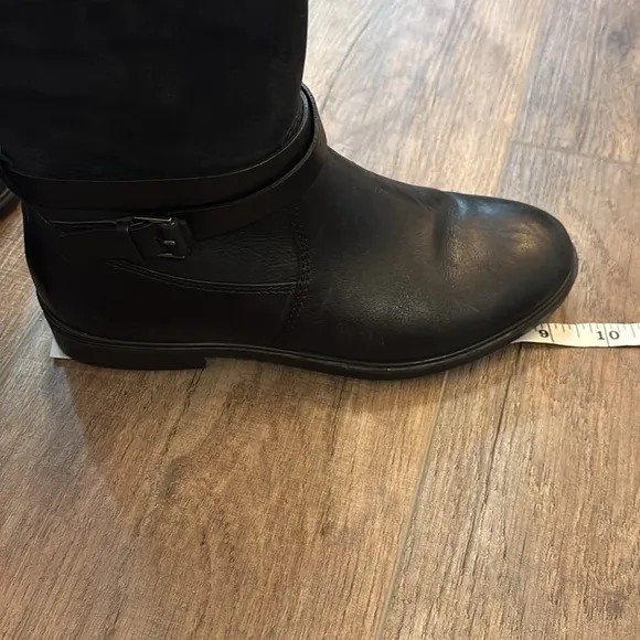Ecco Women’s Black Leather Moto Boots Size 4-4.5 35 with Buckle Detail Mid Calf