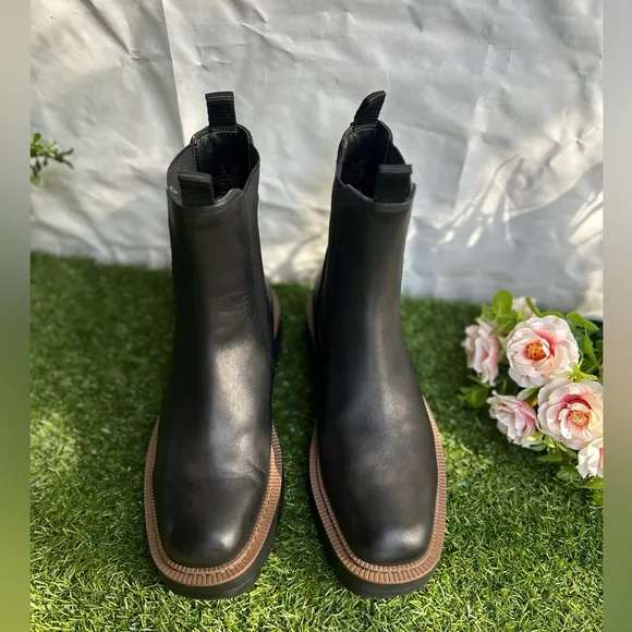 EDELMANLaguna Chelsea boots black size 7.5 gently used$205