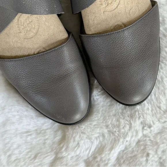 EILEEN FISHER 11 Carver Tumbled Leather Crisscross Strap Sneaker Sandals • Storm