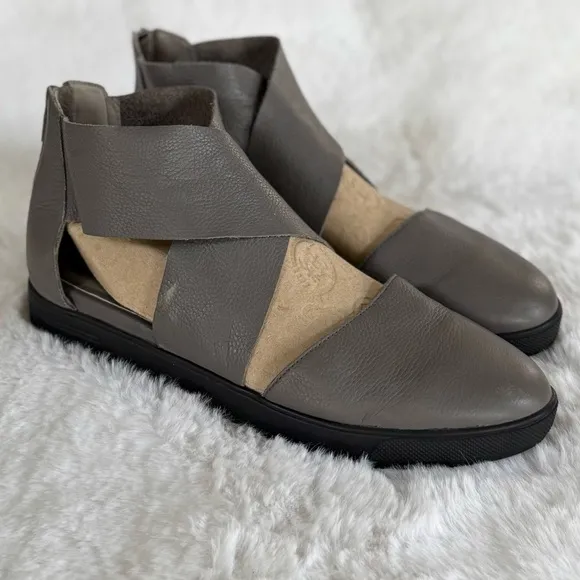 EILEEN FISHER 11 Carver Tumbled Leather Crisscross Strap Sneaker Sandals • Storm