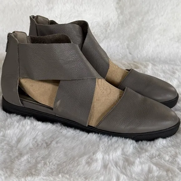EILEEN FISHER 11 Carver Tumbled Leather Crisscross Strap Sneaker Sandals • Storm