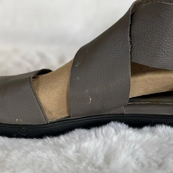 EILEEN FISHER 11 Carver Tumbled Leather Crisscross Strap Sneaker Sandals • Storm
