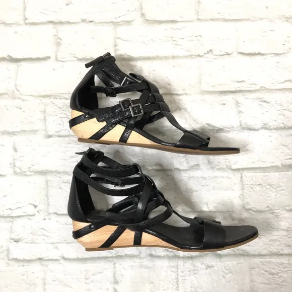 Eileen Fisher Echo leather gladiator sandals