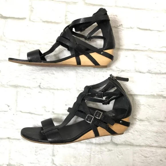 Eileen Fisher Echo leather gladiator sandals