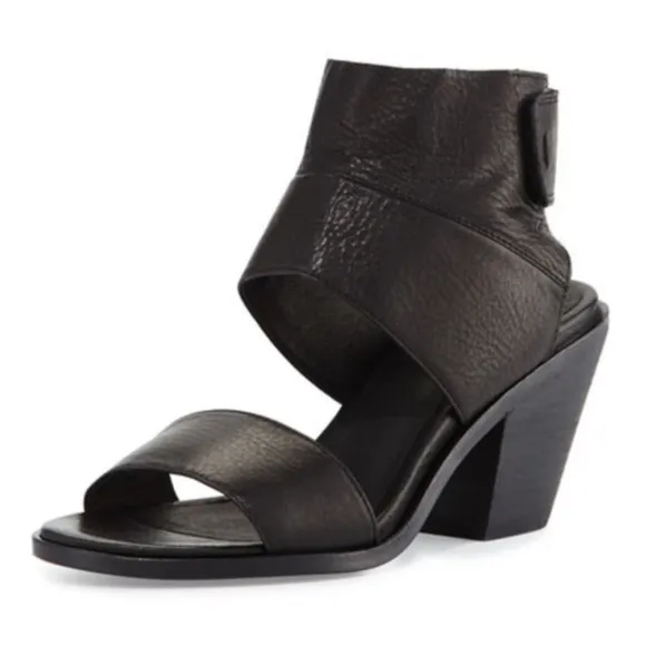 EUC - Eileen Fisher Arts Ankle Cuff Black Italian Leather Sandals - size 6
