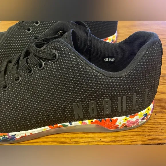 EUC NOBULL Men’s Outwork Sneakers, Black Daisy, M8.5 W10