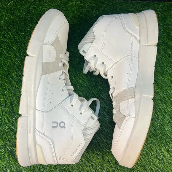 EUC - On Men's The Roger Clubhouse Mid 2 Sneakers Size:10.5