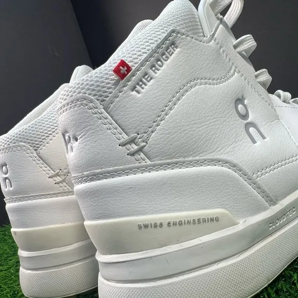 EUC - On Men's The Roger Clubhouse Mid 2 Sneakers Size:10.5