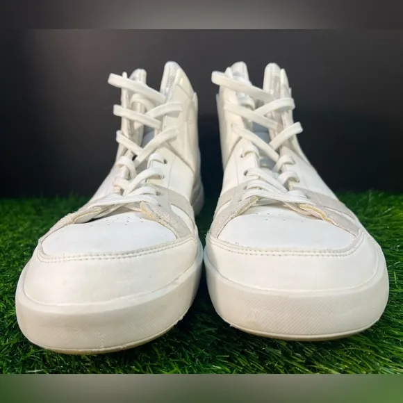 EUC - On Men's The Roger Clubhouse Mid 2 Sneakers Size:10.5