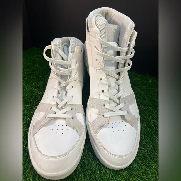EUC - On Men's The Roger Clubhouse Mid 2 Sneakers Size:10.5