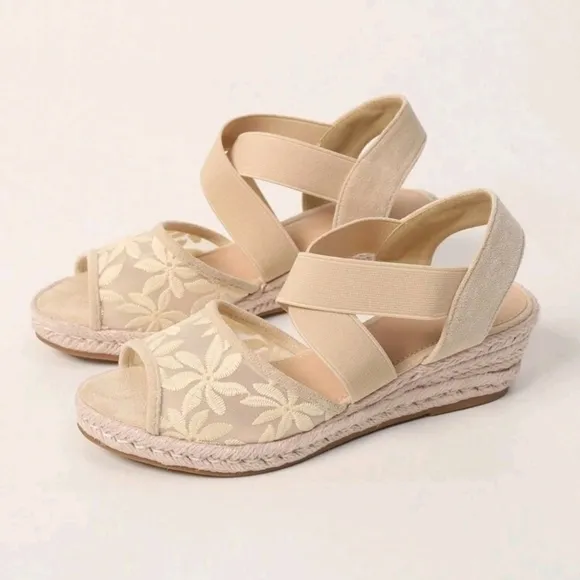 Fashionable Beach Style Apricot Flower Accent Platform Wedge Sandals For Women