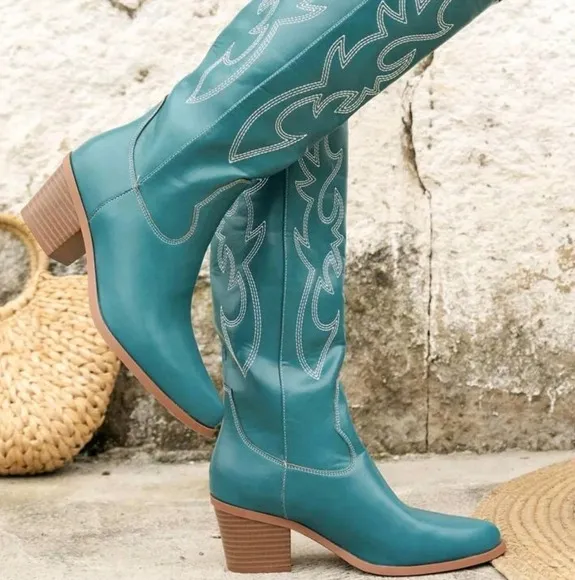 Fashionable Pointed Toe Embroidered Western Style Riding Boots With Thick Heels