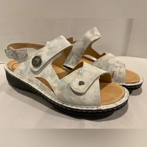 FINN COMFORT Barbuda Mavi Diva White Marble Buckle Strap Sandals Women’s 9 (40)
