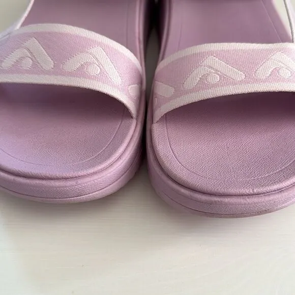 FITFLOP WEBBING BACK STRAP SANDALS. WILD LILAC