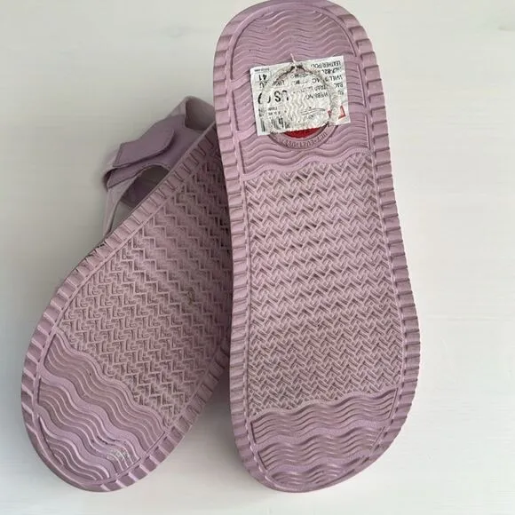 FITFLOP WEBBING BACK STRAP SANDALS. WILD LILAC