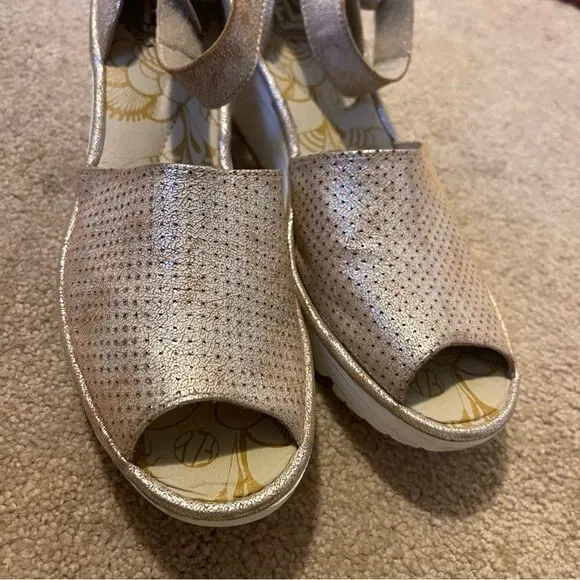 Fly London Yake Metallic Leather Wedge Sandals Women's Size 8.5 or 40EU