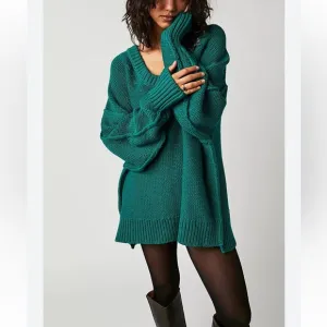 FREE PEOPLE Alli V Neck Oversized Sweater Green