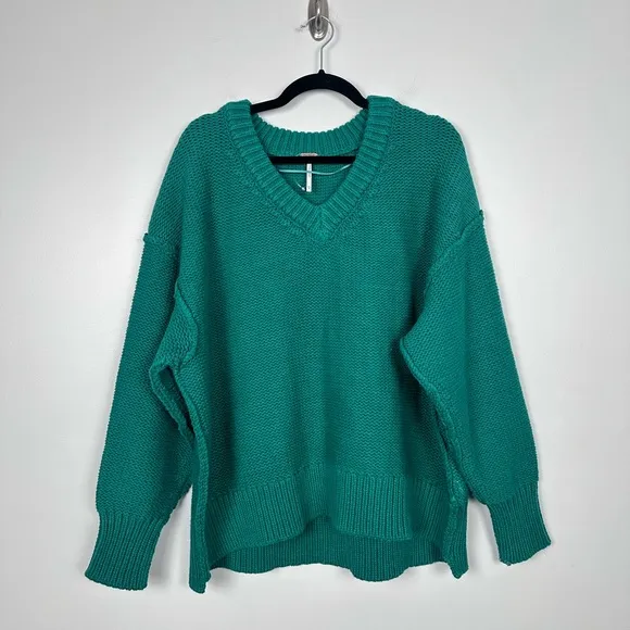 FREE PEOPLE Alli V Neck Oversized Sweater Green