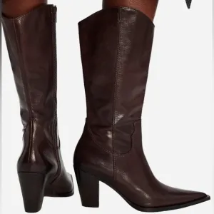 Free People Copenhagen Point Boot Fudge