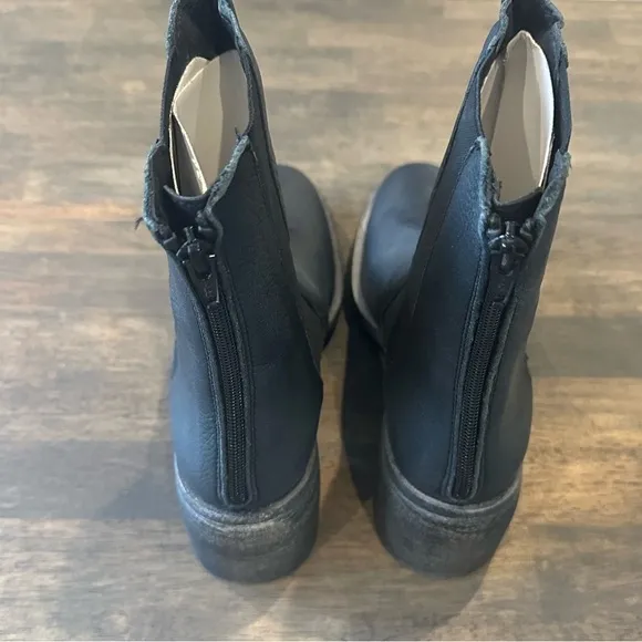 Free People Essential Chelsea Boot Metallic Black Size 39.5