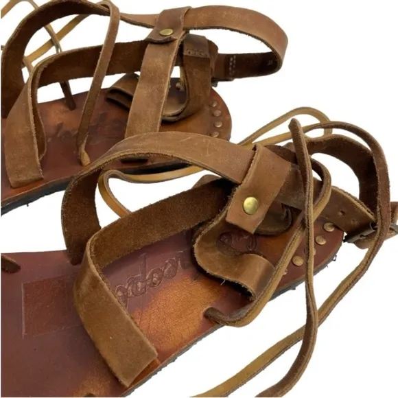 Free People Gladiator Sandals EU 38 (US 7.5) Brown Leather Lace-Up Tassel Flats