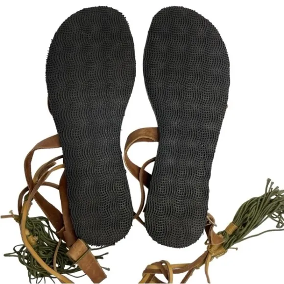 Free People Gladiator Sandals EU 38 (US 7.5) Brown Leather Lace-Up Tassel Flats